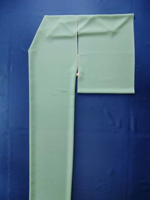 新品】 高級色無地 淡い緑色 本草木染め 無地 緑色 八掛付き 反物 正絹