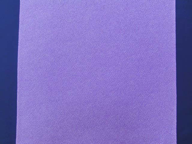 【新品】 高級色無地 浜ちりめん 紫色 細かな絞り柄 無地 八掛付き 反物 正絹 着物 絹100% お稽古 パーティー 未使用 未仕立て 江戸紫 紫_白地に紫色の絞り柄が遠目に紫色に見える