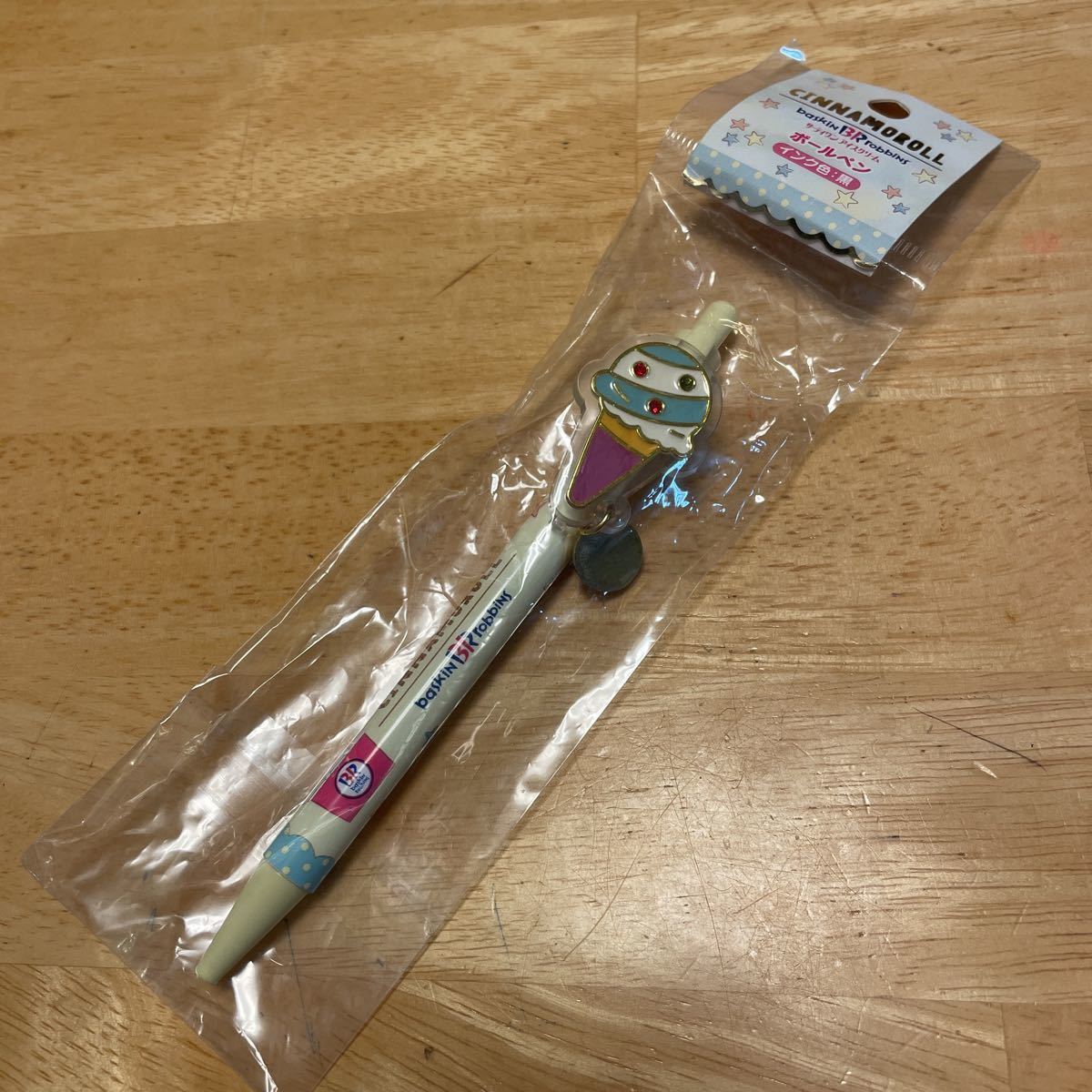 新品未使用 sarasa サラサ ボールペン ☆ サンリオ サーティワン