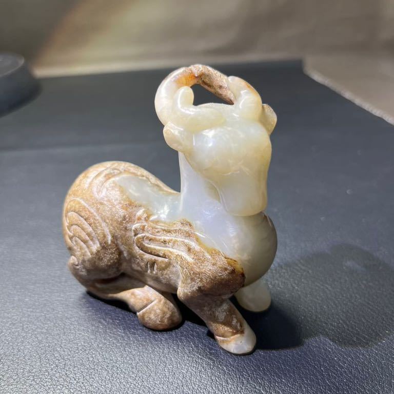 聚寶堂】和田古玉彫刻 牛 8cm×8cm 根付 中国美術 古玩 WH-9-