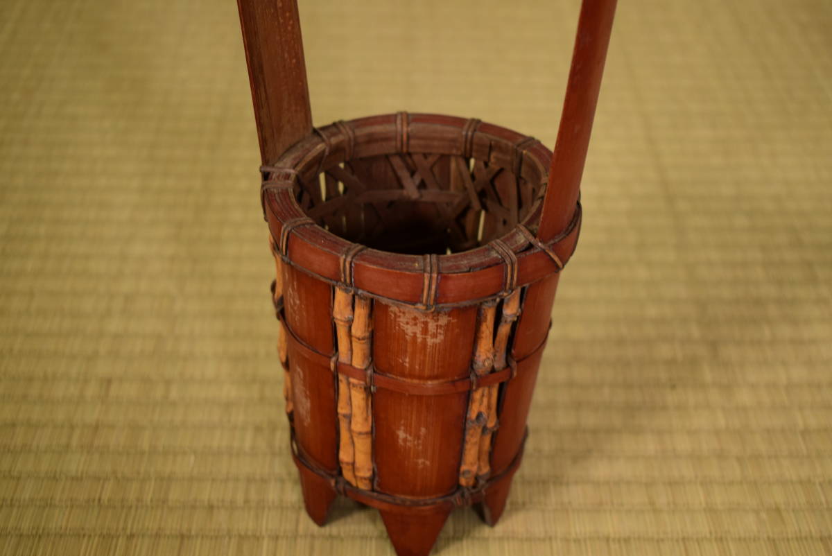 【和】(5766) 時代古作　竹製　手付桶花生　花瓶　茶道具