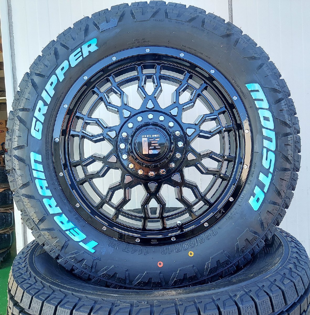 ナビゲーター エスカレード タホ サバーバン18インチ LEXXEL PreDator プレデター モンスタ テレーングリッパ 285/65R18 285/60R18_画像8