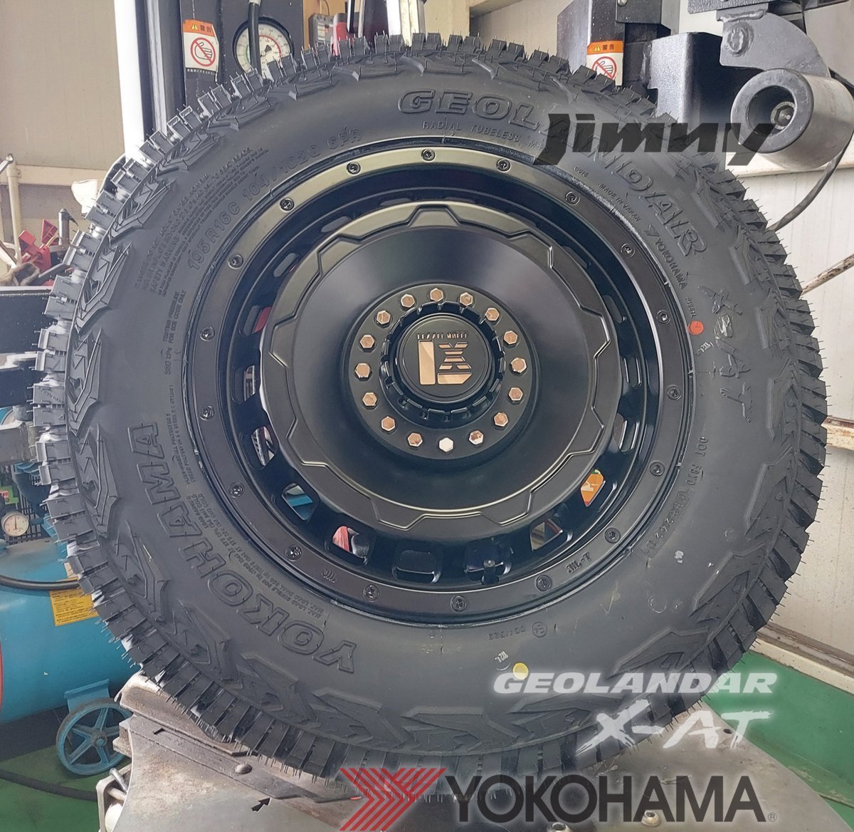 デリカ D5 エクストレイル RAV4 クロスロード チェロキー ヨコハマ ジオランダー X-AT 235/70R16 新品 タイヤホイール 16インチ_画像1