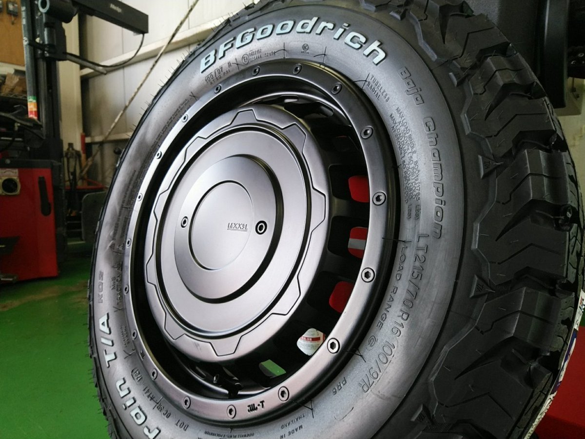 デリカD5 タイヤホイールセット 人気 BF グッドリッチ オールテレーン KO2 225/70R16 16インチ LEXXEL SwaGGer_画像4