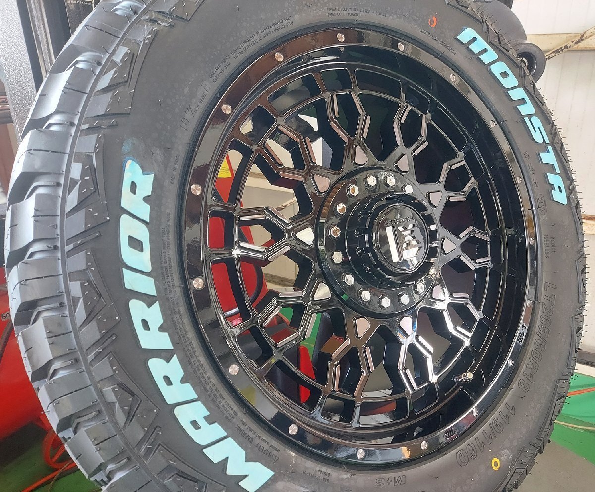 ナビゲーター エスカレード タホ サバーバン18インチ LEXXEL PreDator プレデター モンスタ マッドウォーリアー 285/60R18