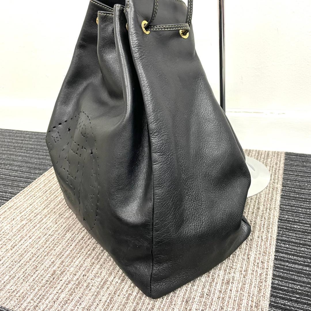 【関税込/国内発】FENDI フェンディローマ巾着ショルダーバッグ FENDI フェンディ 巾着型 ショルダーバッグ レザー パンチング