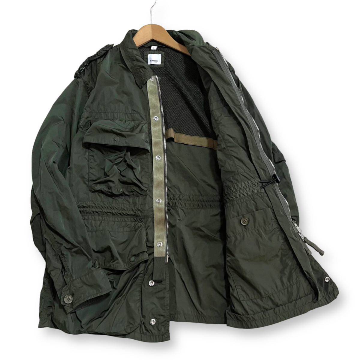 【在庫あり/即出荷可】 未使用 現行 Burberry London バーバリー ロンドン イングランド マルチポケット ナイロン ミリタリーブルゾン ジャケット England ジャンパー、ブルゾン 【在庫あり/即出荷可】 未使用 現行 Burberry London バーバリー ロンドン イングランド マルチポケット ナイロン ミリタリーブルゾン ジャケット England ジャンパー、ブルゾン
