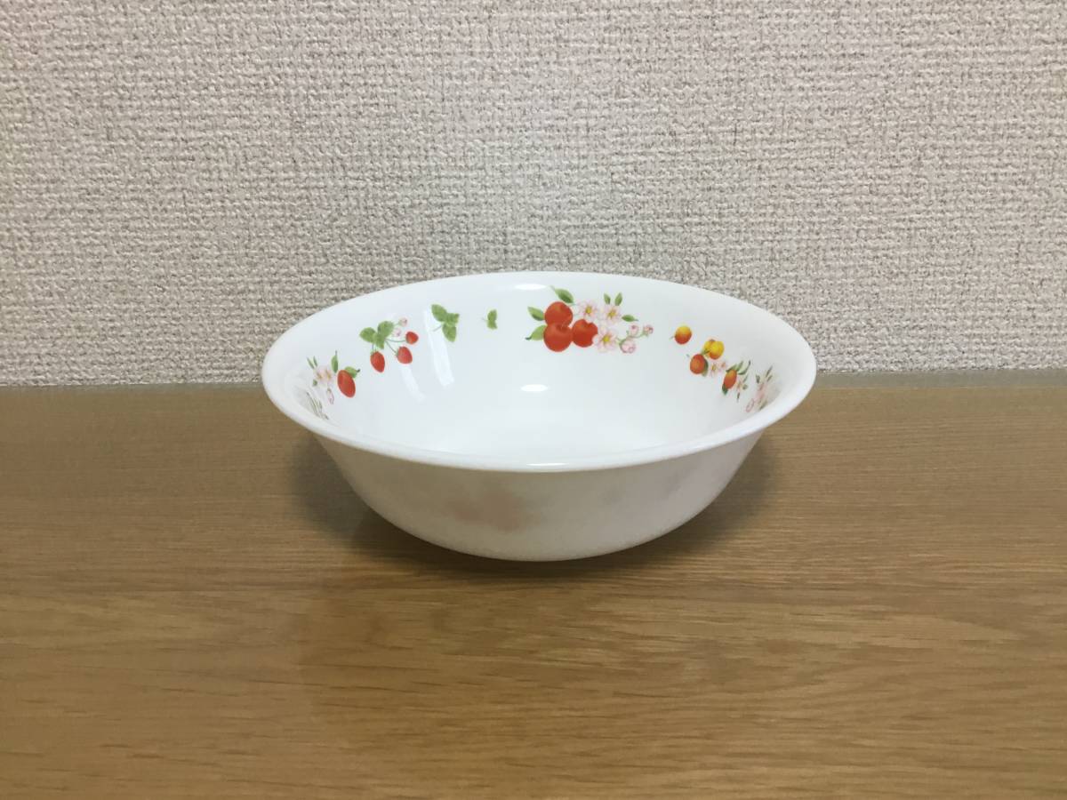 中古品◯コレール◯中ボウル◯フルーツ柄◯４枚セット◯訳ありの画像5