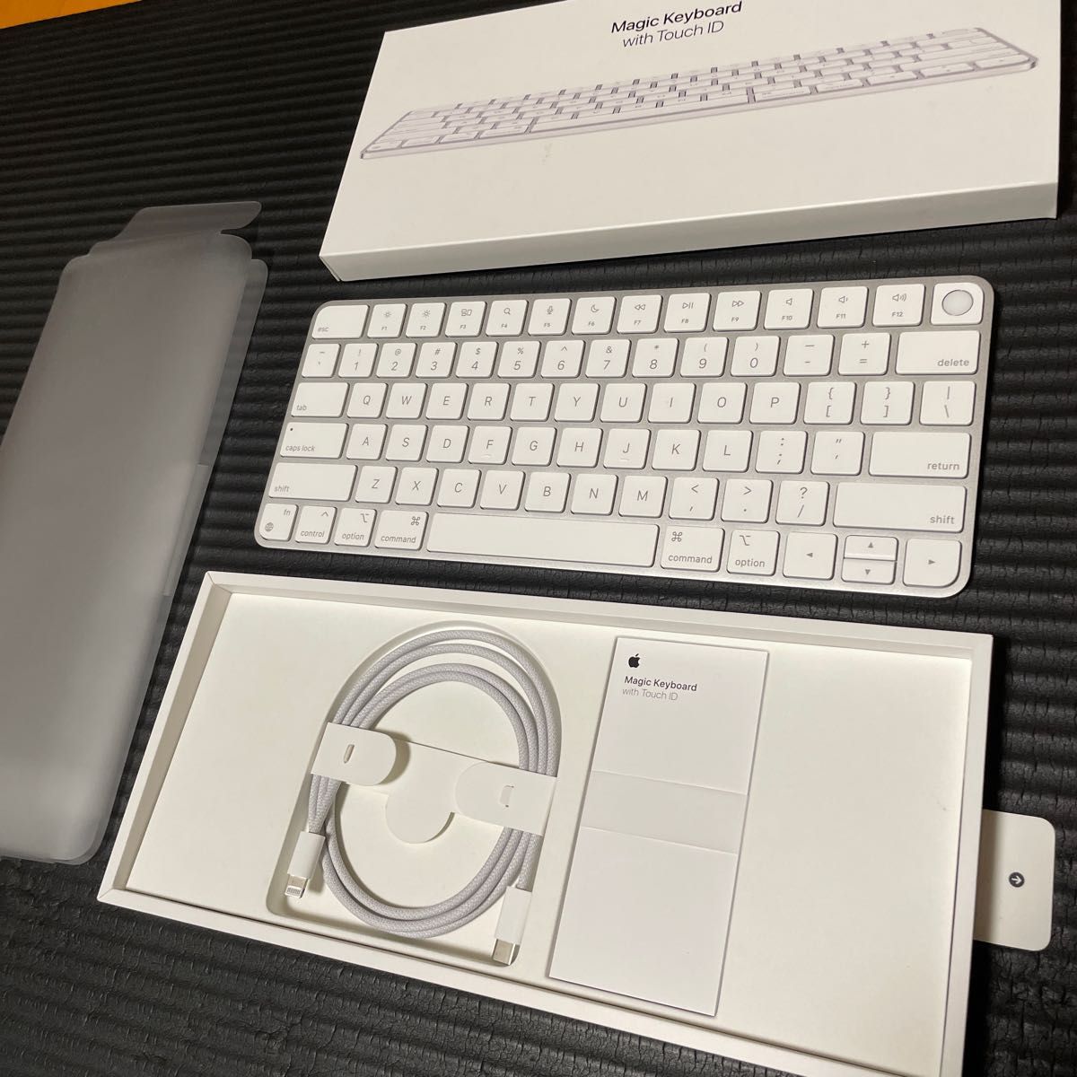 Apple Touch ID搭載Magic Keyboard (Appleシリコン搭載Mac用) - 英語