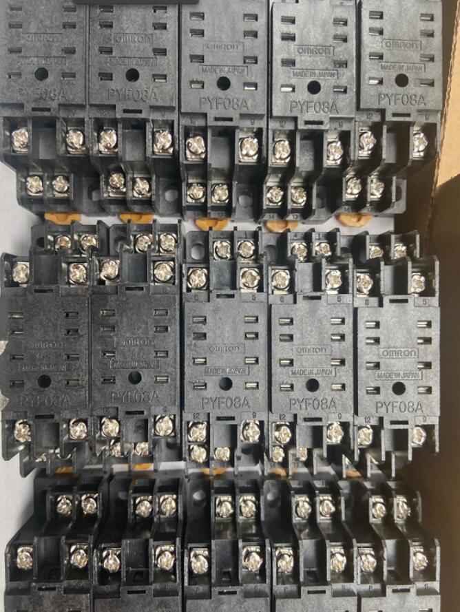 200個セット 新品 OMRON オムロン 表面接続ソケット PYF08A 保証6ヶ月 ...