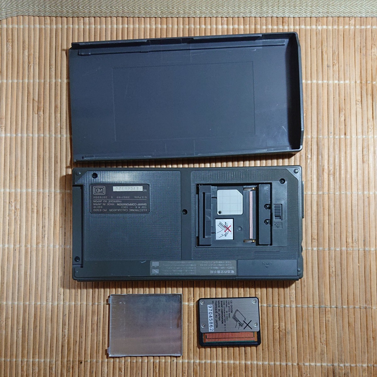Z-22[ Junk ]SHARP карманный компьютер -PC-E500 др.,CASIO,SHARP работоспособность не проверялась 
