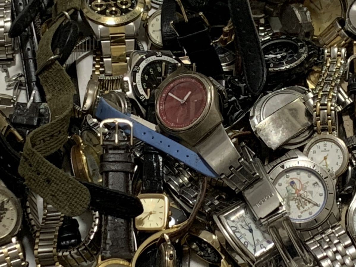 腕時計ジャンク品 腕時計大量200個 腕時計大量ジャンク　腕時計まとめ売り J-2_画像4