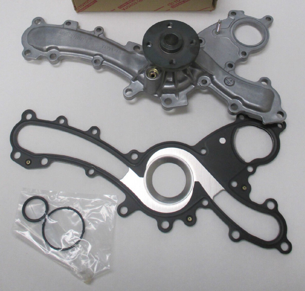 レクサス IS GS クラウン マークX トヨタ 純正 16100 エンジンウォータポンプASSY 新品 未使用 PUMP ASSY, ENGINE WATER_画像1