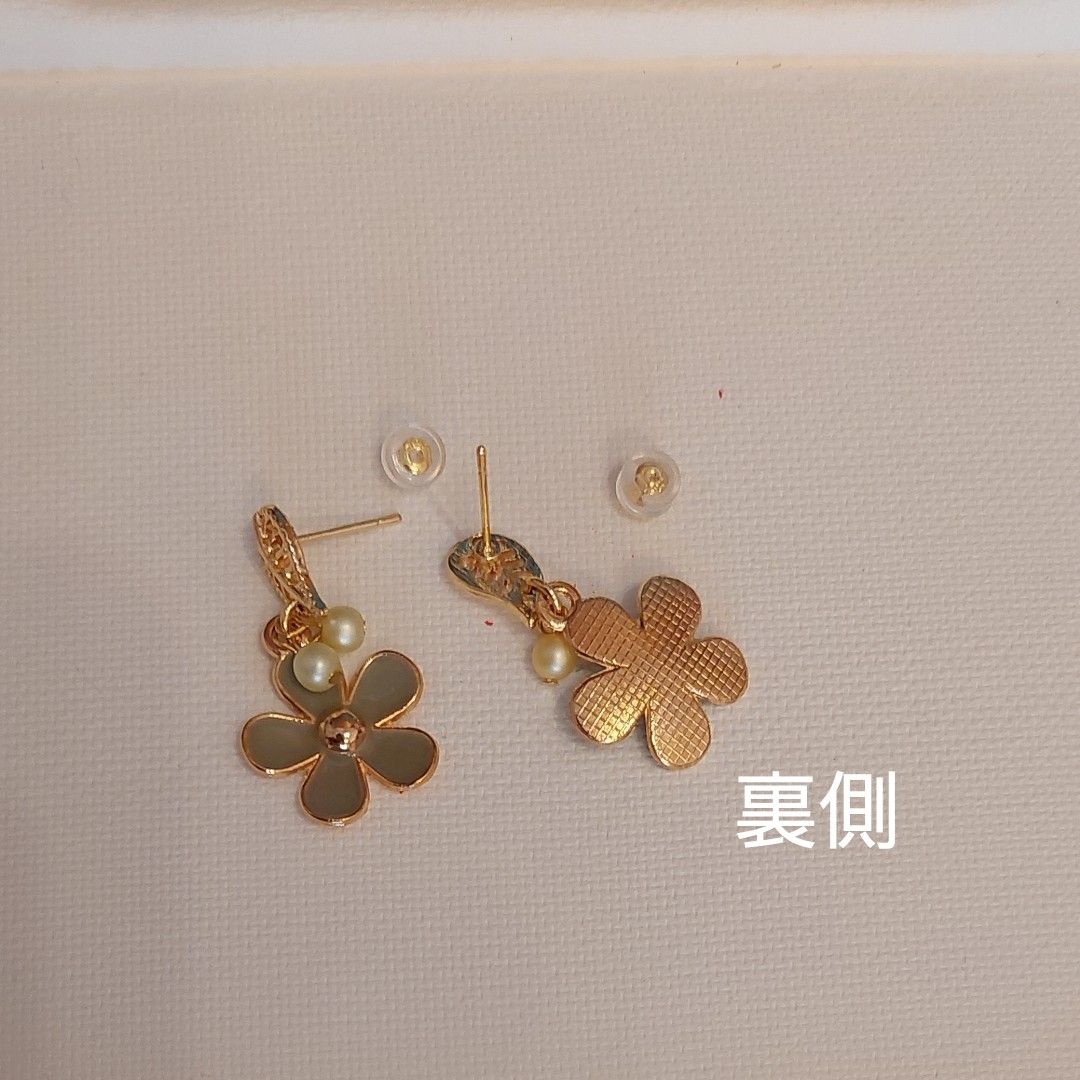 雫と花のピアス　値下げしました