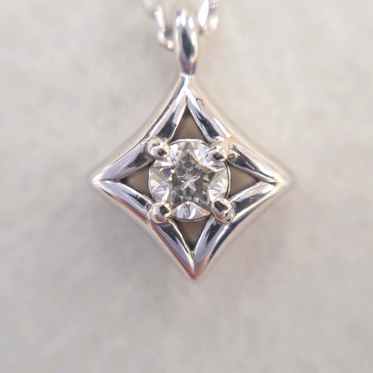 festaria フェスタリア K10WG ダイヤモンド ネックレス Wish festaria フェスタリア K10WG ダイヤモンド ネックレス Wish