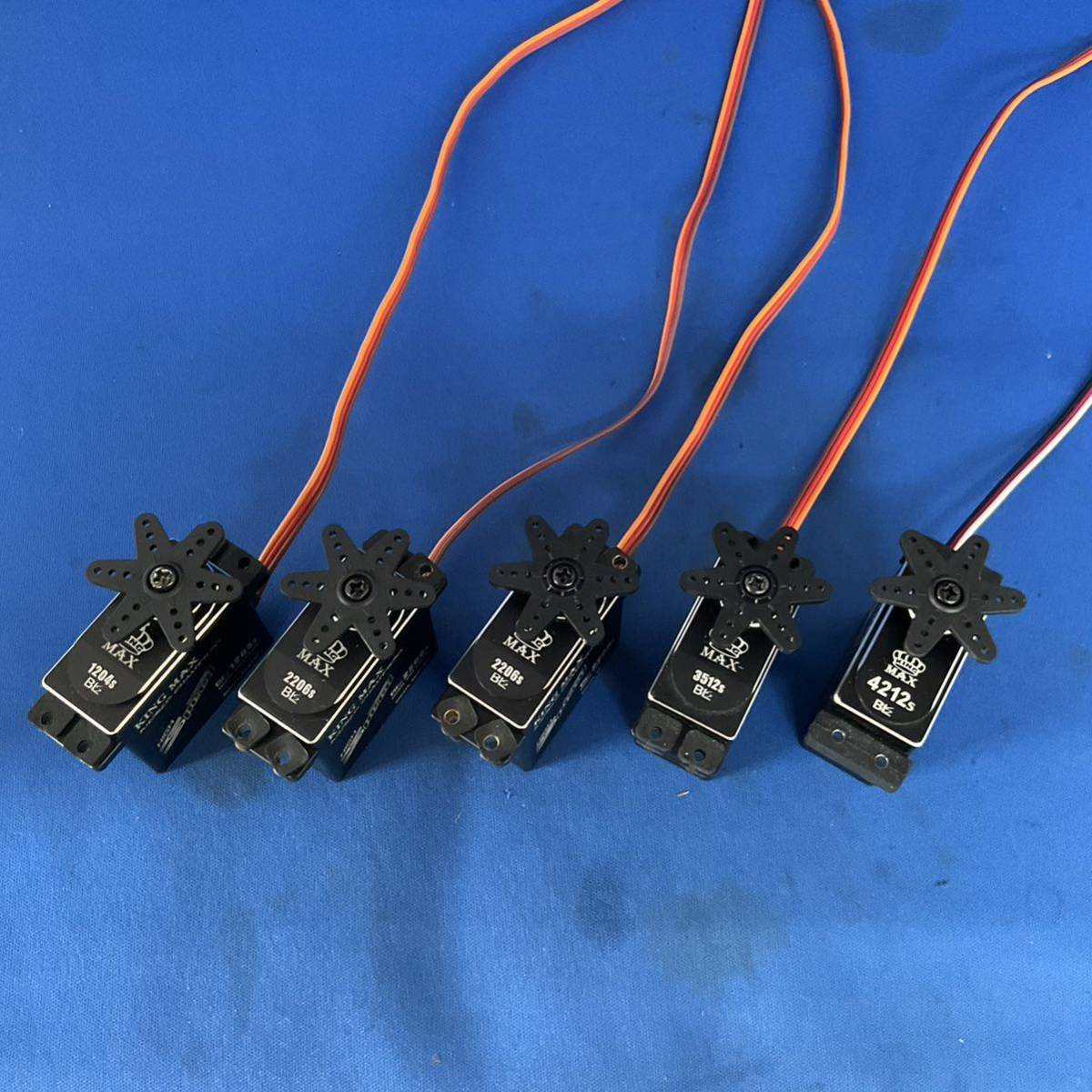 KING MAX 1204S x 1 2606S x 2 3512S x 1 4212S x 1 フルメタルケース ブラシレスサーボ5個セット(サーボ)|売買されたオークション情報、yahooの商品情報をアーカイブ公開 - オークファン おもちゃ、ゲーム KING MAX 1204S x 1 2606S x 2 3512S x 1 4212S x 1 フルメタルケース ブラシレスサーボ5個セット(サーボ)|売買されたオークション情報、yahooの商品情報をアーカイブ公開 - オークファン おもちゃ、ゲーム
