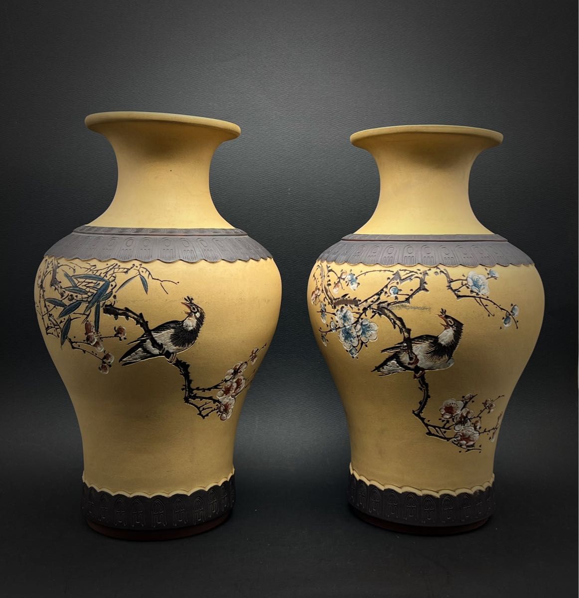 中国美術 中国古玩 中国宜興紫砂 花鳥紋樣花瓶2点