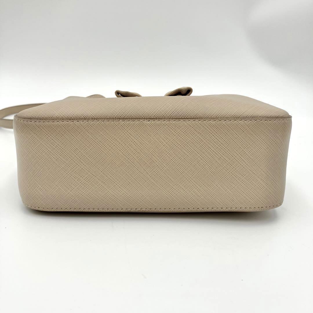 美品】フェラガモ ヴァラリボン ショルダーバッグ ピンクベージュ