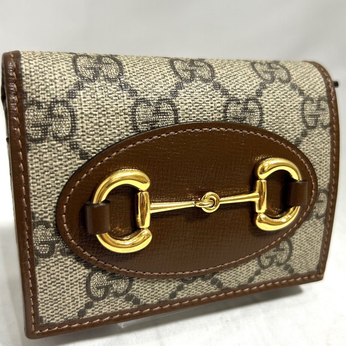 初売りセール) 『ほぼ新品』GUCCI グッチ二つ折り財布621887GG