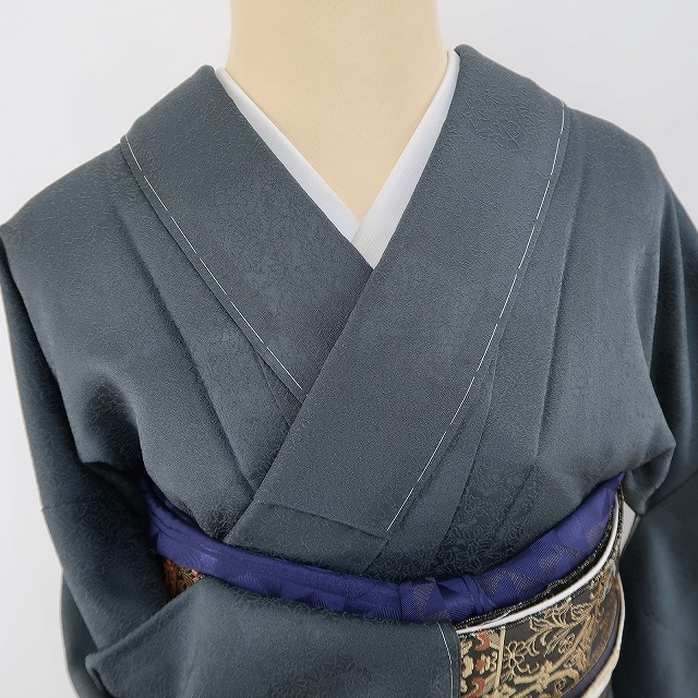 ゆめsaku2 新品 さが美謹製“息を潜めて地紋を刻み色の余韻に身を焦がす”着物 仕付け糸付 色無地 1194 7