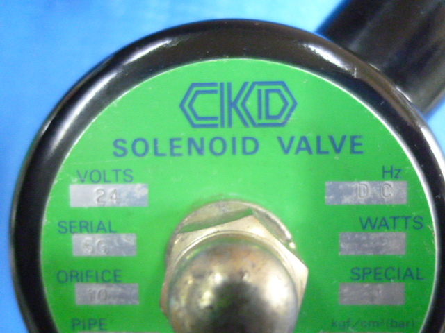 中古品 CKD SOLENOID VALVE PC-10A-27 DC24V PT 3/8 電磁弁 その2_画像2