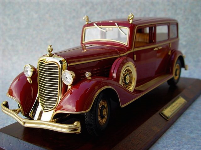 ◎ 1/18 ☆ Cadillac Kai 1932 Деревянный выставочный стол (с тарелкой) Новый Неокрытый * Последний Император Пу Йи Специальный автомобиль