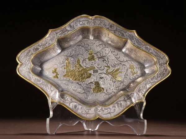 【瓏】古銀鏨刻彫 塗金人物故事盤 時代物 銀器 置物擺件 古賞物 中国古美術 蔵出