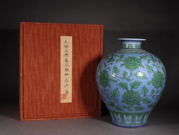 【瓏】陶磁器 藍底緑釉花卉尊 大明永楽年製 染付 置物擺件 古賞物 中国古美術 蔵出