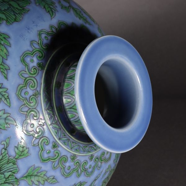 【瓏】陶磁器 藍底緑釉花卉尊 大明永楽年製 染付 置物擺件 古賞物 中国古美術 蔵出 - 7