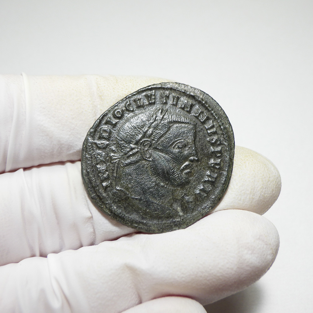 【古代ローマコイン】Diocletian（ディオクレティアヌス）クリーニング済 ブロンズコイン 銅貨 ラージフォリス(Y4Ym5c6t5V)_画像3