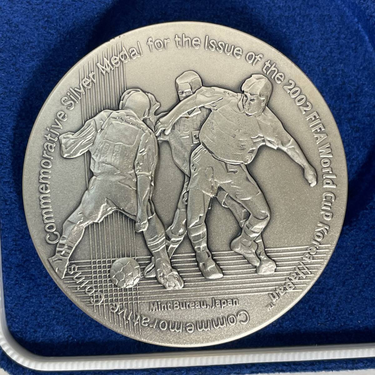 上7759 2002 FIFA WORLD CUP TM OFFICIAL LICENSED PRODUCT 記念貨幣発行記念メダル　純銀（ ホールマーク入り）_画像3