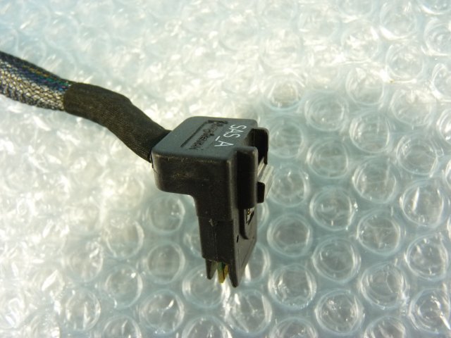 1NLI // Dell 0YKG9C Mini SAS cable approximately 36cm inside part for SFF-8087 // Dell PowerEdge R520 taking out // stock 2
