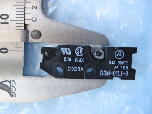 103(棚下)　ＯＭＲＯＮ　超小形基本スイッチ　D3M-01L1-3　コネクタ接続端子　開閉能力DC30V 0.1A　未使用品ですが、長期保存品　4個セット_画像7