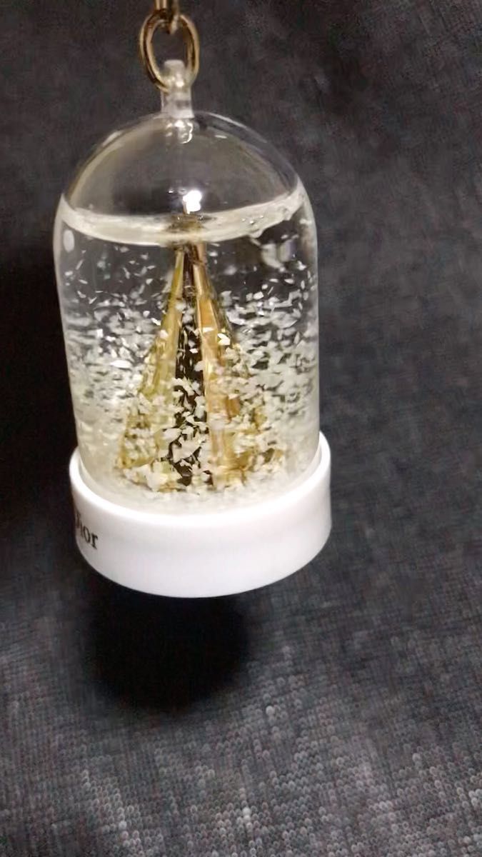 クリスチャンディオール ノベルティ キーホルダー スノードーム