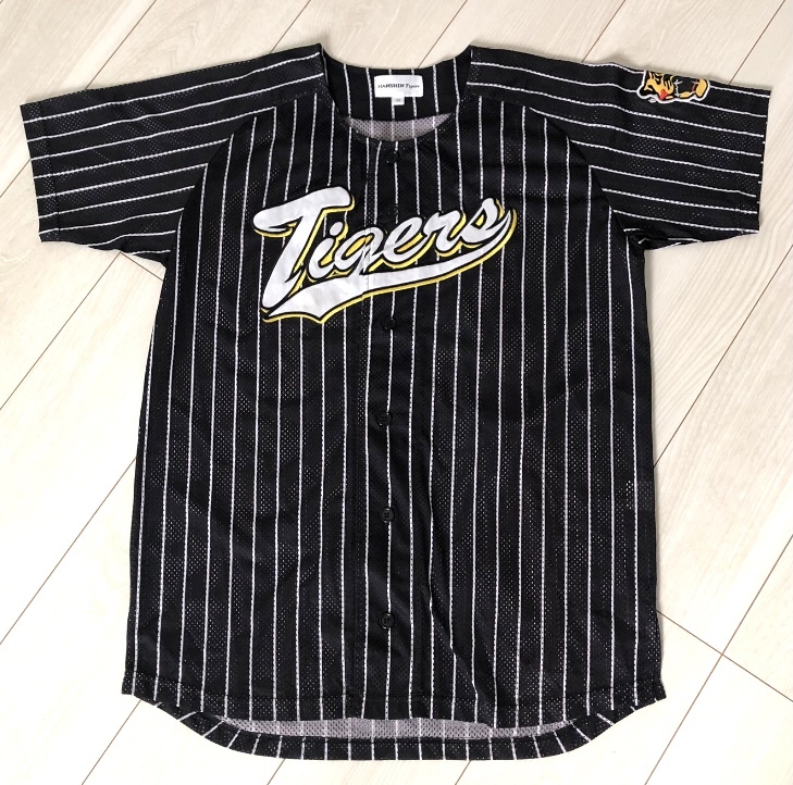 阪神 タイガース 鳥谷 敬 ユニフォーム 黒 イエロー TIGERS コシノ ヒロコ デザイン 背番号 1 刺繍 JERSEY プロ 野球 NPB 好きに も_画像3