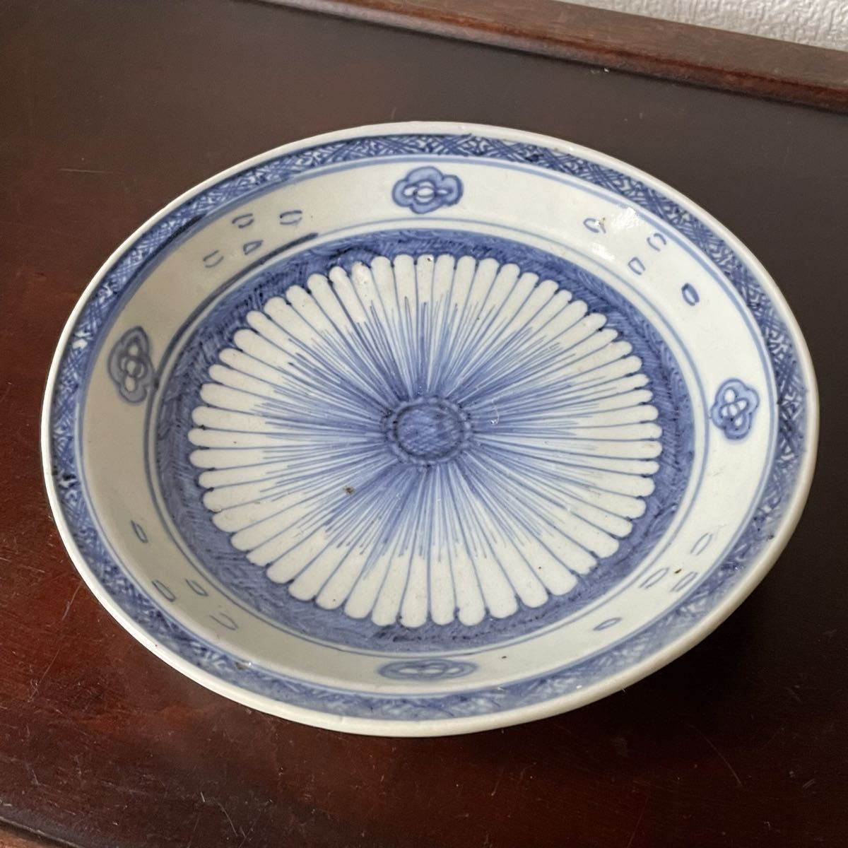 染付菊文様六寸皿② *初期伊万里 *江戸時代初期 | alfasaac.com