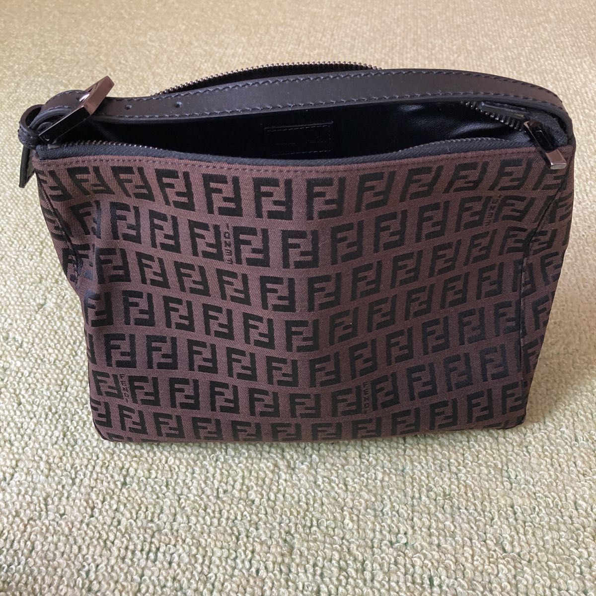 【未使用品】FENDI フェンディZUCCH PORTATUTTO GRANDE HANDBAG ブラウン ズッカ 柄