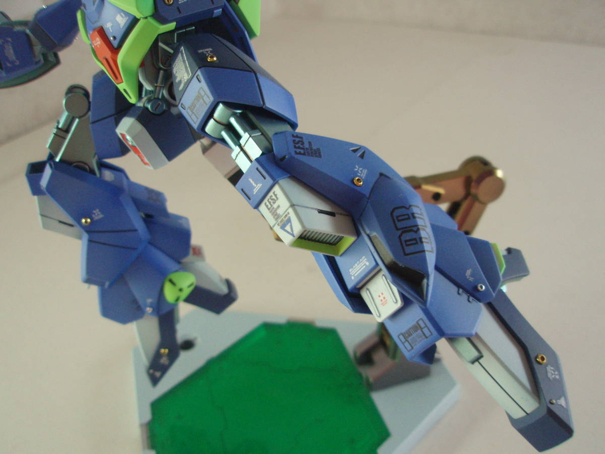 ネットオフ 送料得店 Yahoo!オークション ヴァースキ隊機(全 バーザム HGUC1/144 - 完成品