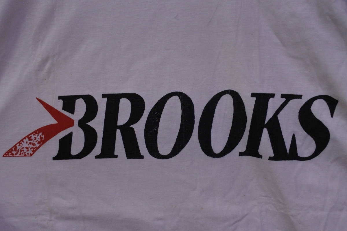 80's-90's BROOKS Vintage Tee size L-XL ブルックス Tシャツ ホワイト スニーカー_画像4