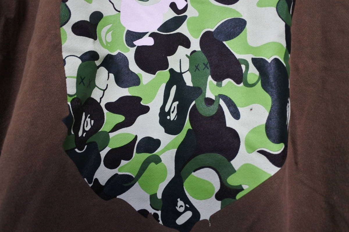 A BATHING APE BAPE KAWS Camo Crewneck size L エイプ カウズ 薄手 スウェット ブラウン系_画像4