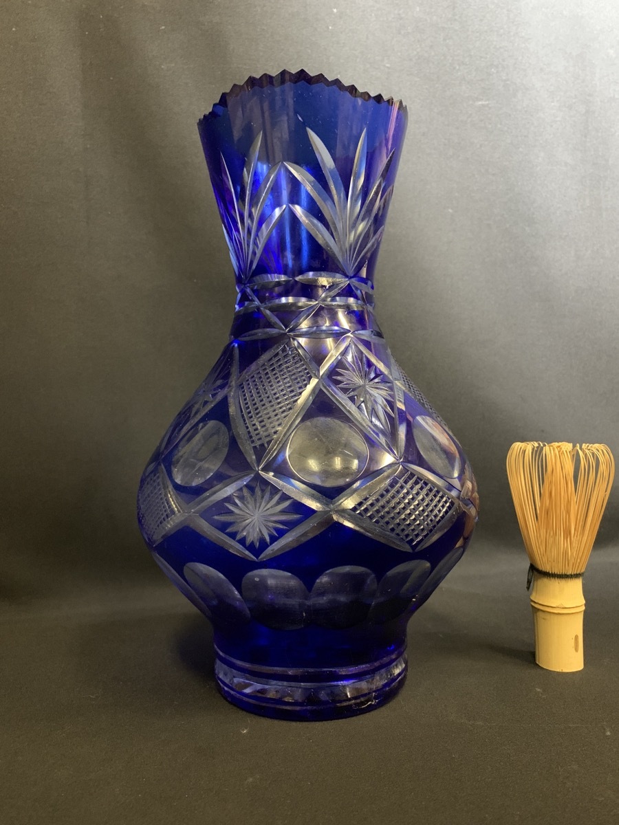 『製造元不明 大変綺麗な切子花瓶 カットガラス フラワーベース ブルー インテリア クリスタルガラス』_画像1