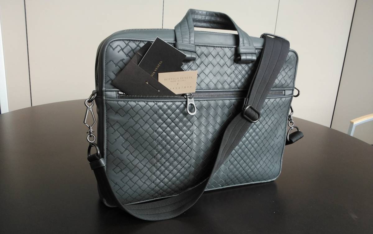 ボッテガ ヴェネタ■BOTTEGA VENETA■ビジネスバッグ　ショルダーストラップ　ブリーフケース　45万円以上で購入。ほぼ新品！　_画像1