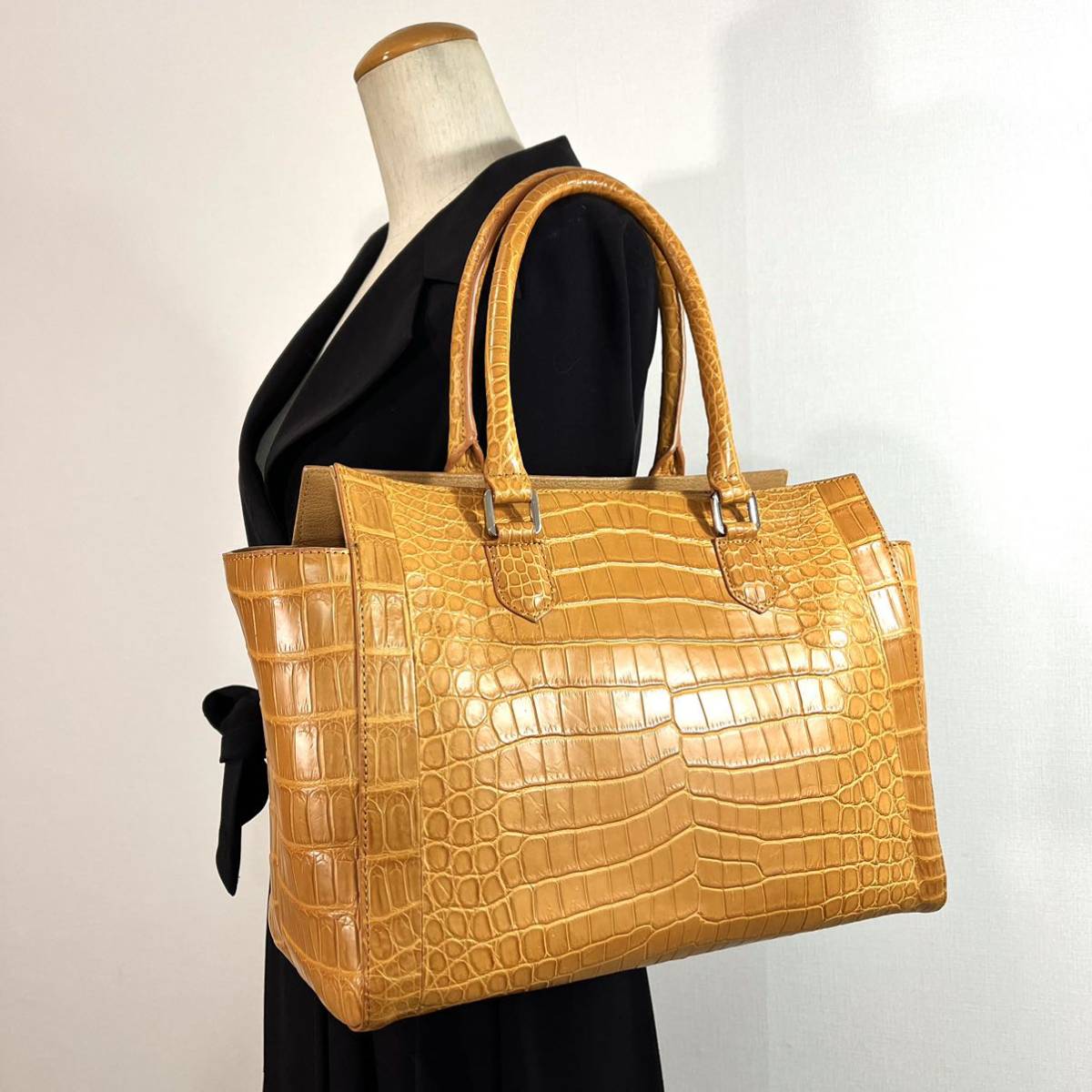 新品 最高級 マット クロコダイル 定30万 CROCODILE 両面 センター