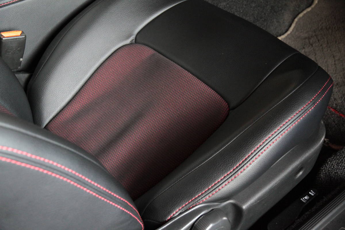  garage active original seat cover BNR32 for black & blue 