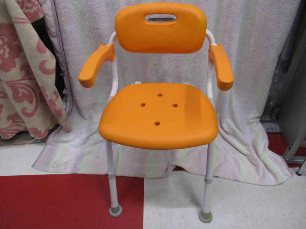 パナソニック 介護用シャワーチェア ユクリア 調整式入浴椅子 オレンジ 検 看護、介護用品 入浴補助の画像1