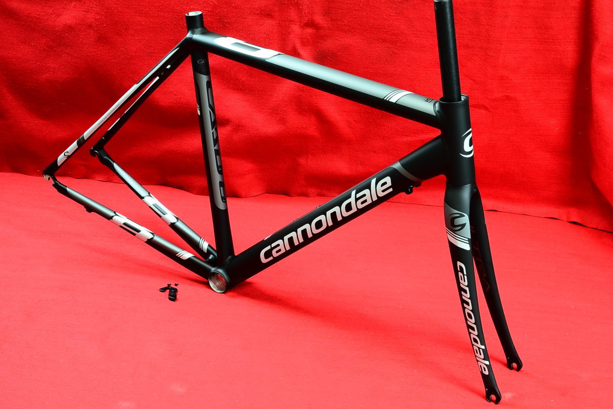 新品★CANNONDALE◆CAAD8★キャノンデール★SAVE軽量アルミフレーム★ULTRA Carbon★カーボンフォーク★ v1の画像1