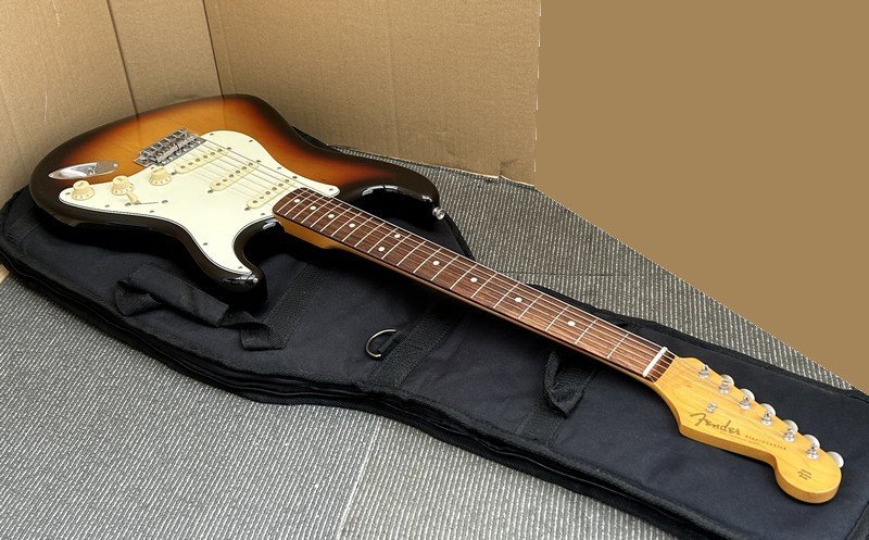 希少 綺麗【Fender Japan Stratocaster フェンダージャパン ストラト