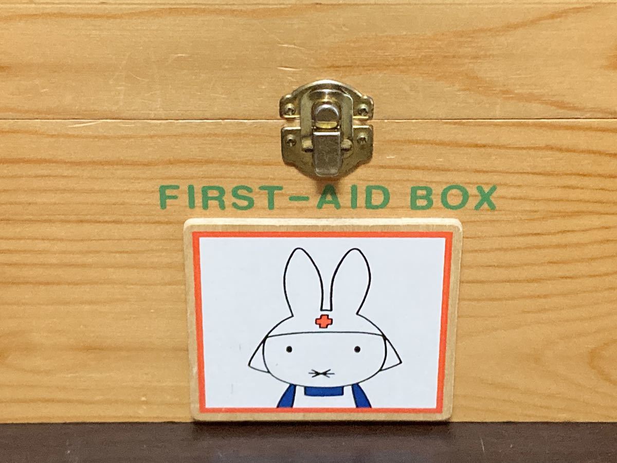 Miffy FIRST AID BOX WOOD Dick Bruna ミッフィー ファースト エイド ボックス 救急箱 くすり箱 薬箱 小物入れ 木製 天然木 備蓄 備え_画像5