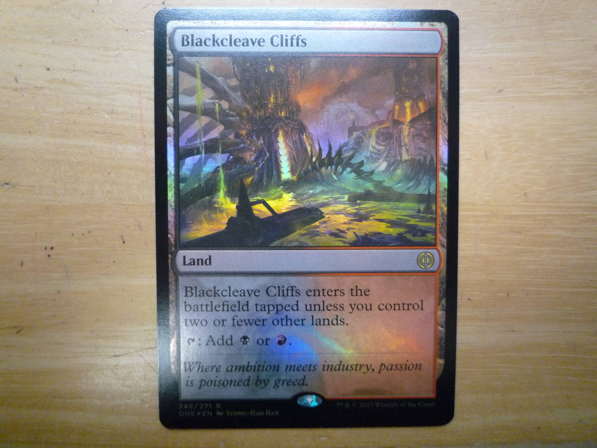 MTG　ONE　黒割れの崖/Blackcleave Cliffs　英語　Foil　1枚_画像1