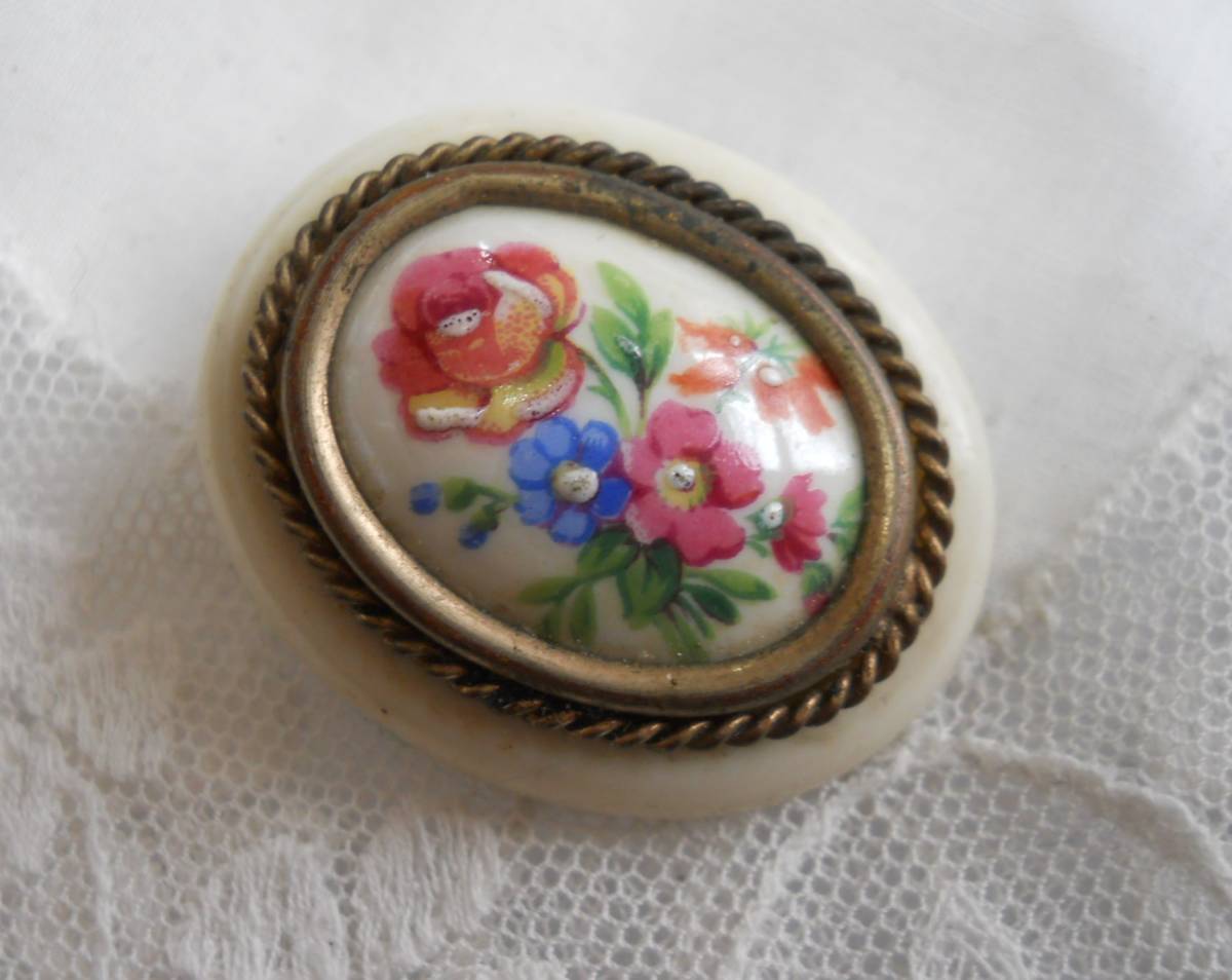  France made antique Limoges Limo -ju bouquet . hand .. was done . board brooch French cell Lloyd. frame 